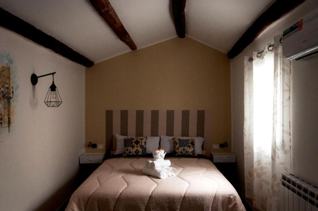 Guest house La Piccola Formica Charme Rooms Palermo Italy